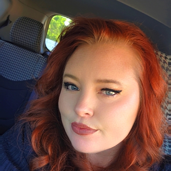 Meet your Posher, Kendra - Picture 2 of 3